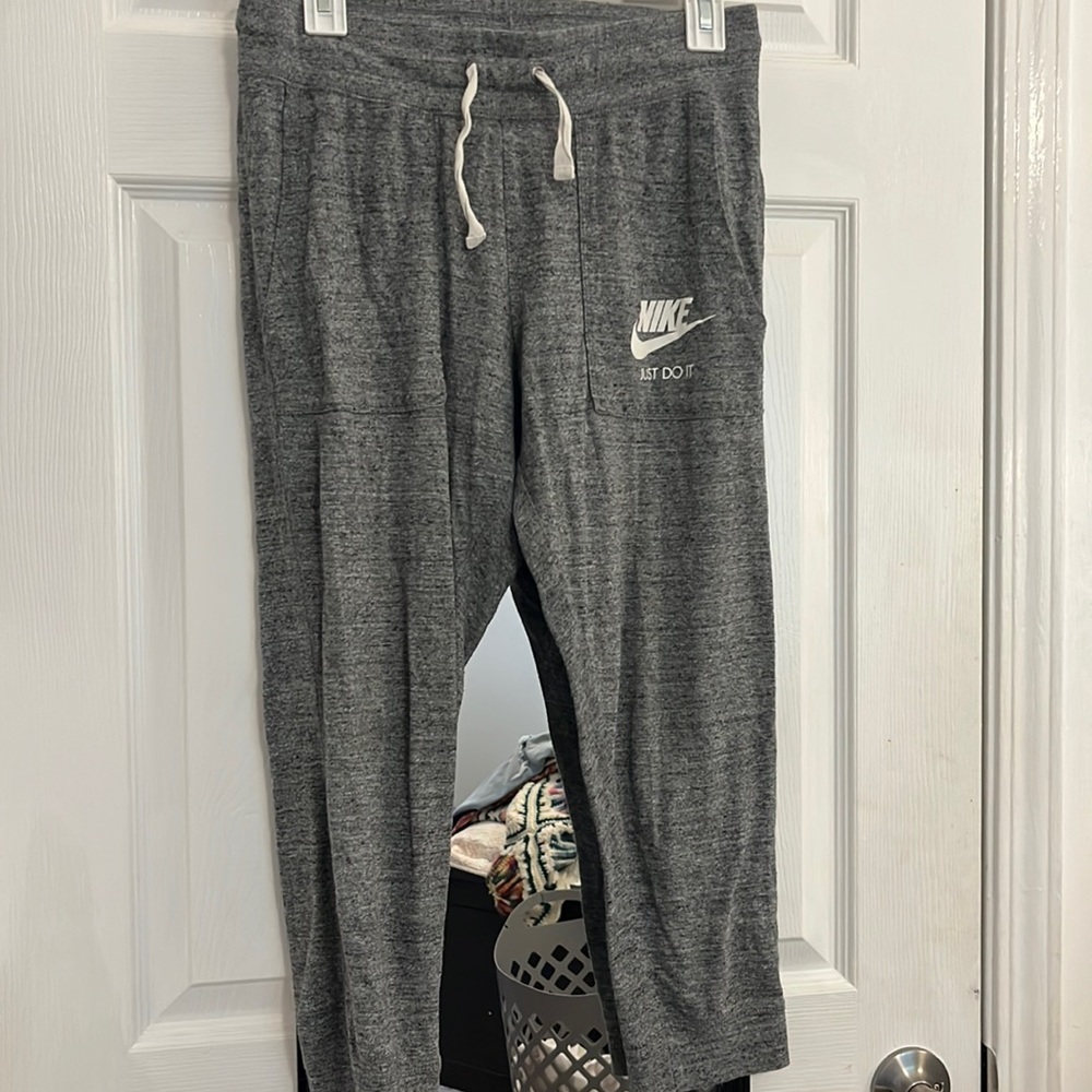 never worn capris